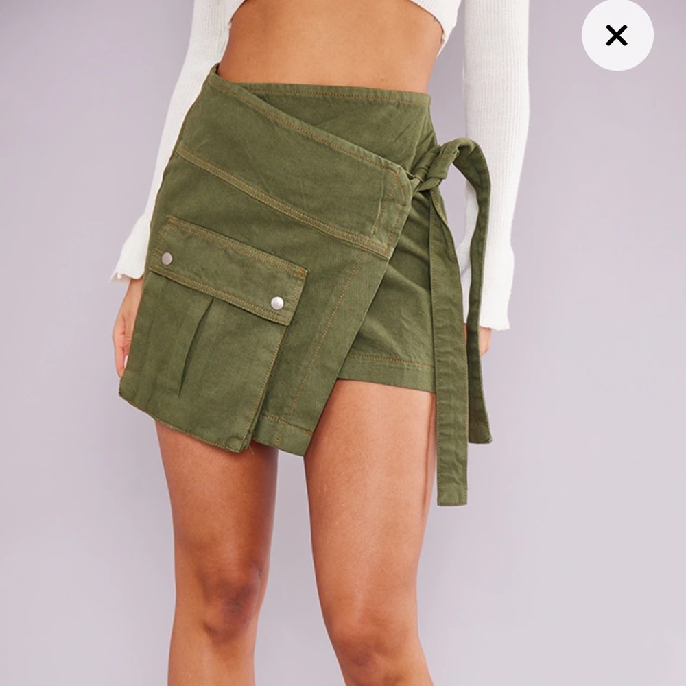 Olive green 90s mini skirt